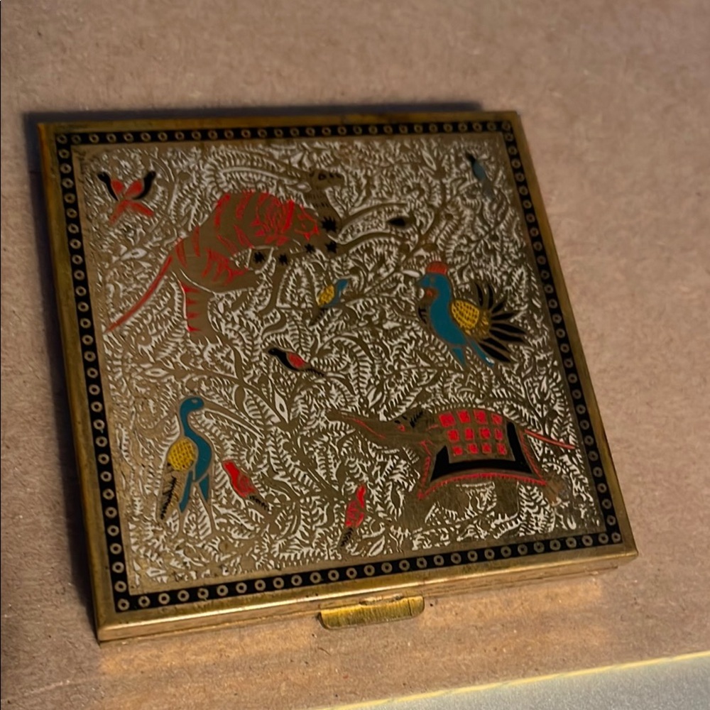 Elephant, Peacocks and Kangaroos: Goldtone Vintage Compact case
